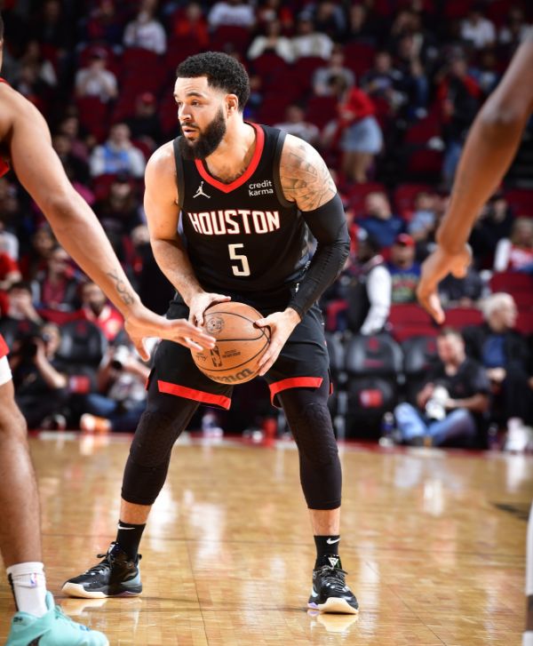 球员们肩负 球员们肩负