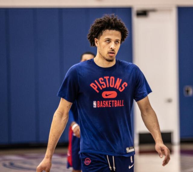 现出令人钦 现出令人钦