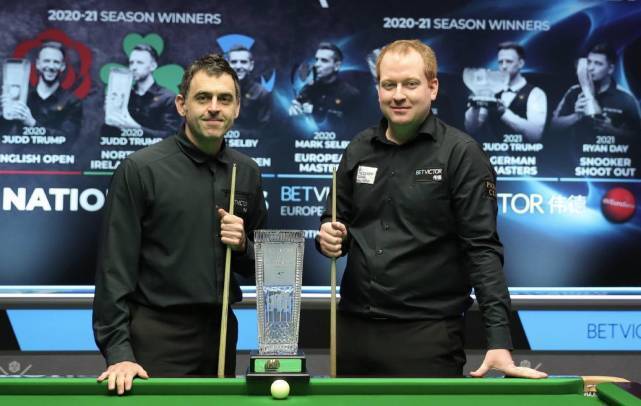 位是斯蒂芬 位是斯蒂芬